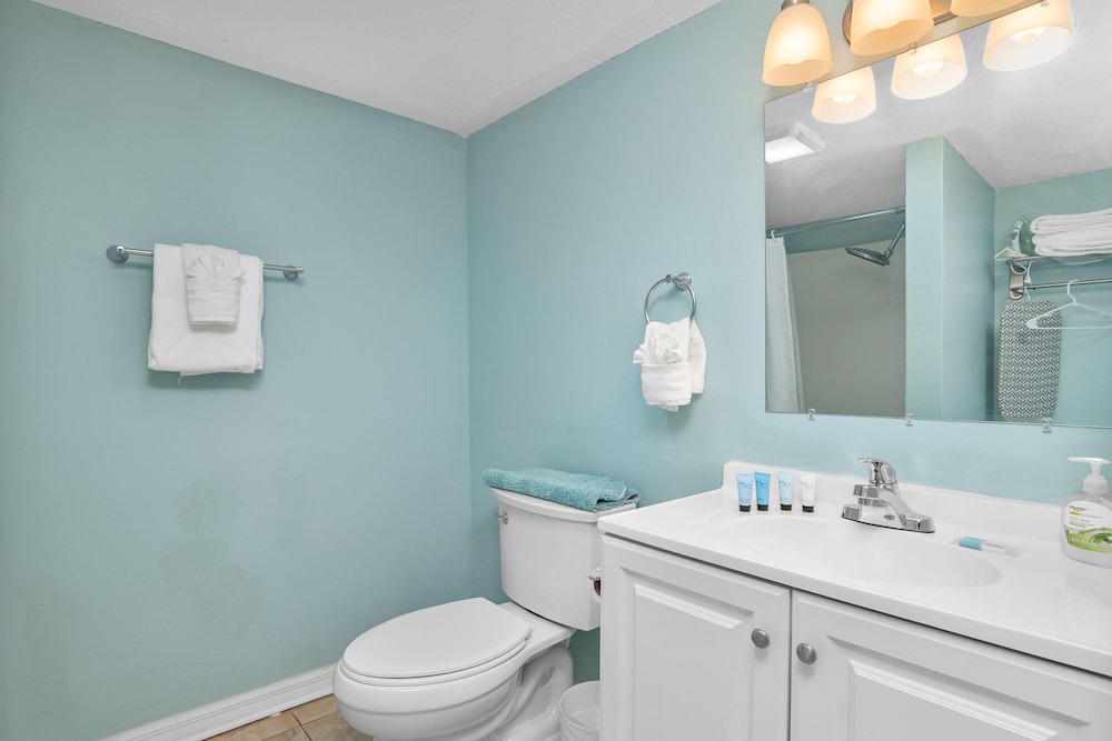 Latitude 26 Waterfront Resort & Marina 64/66