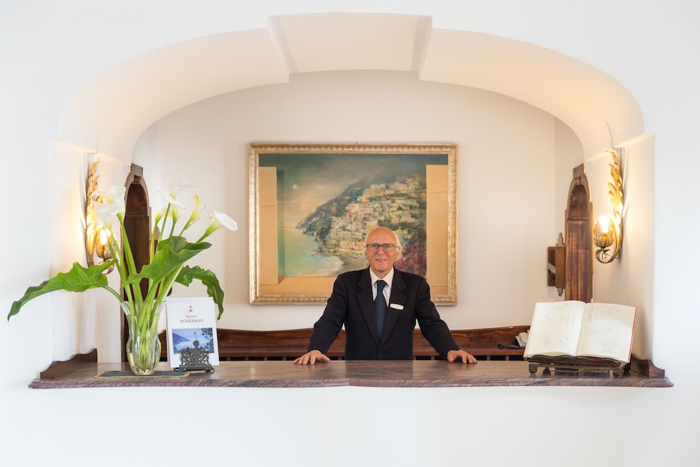 Poseidon Hotel 44/55
