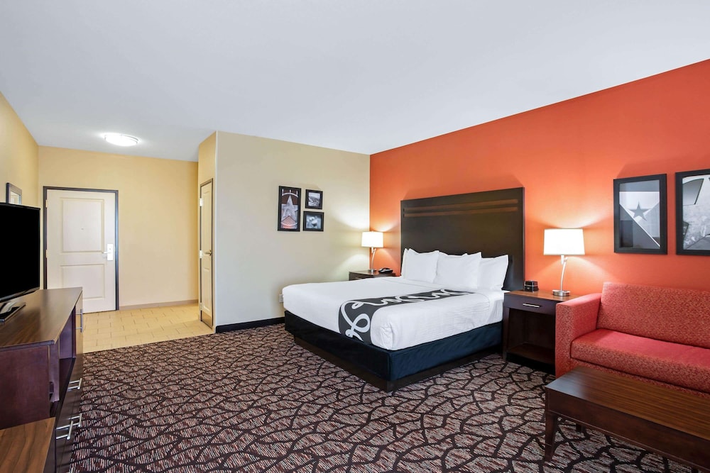 La Quinta Inn & Suites by Wyndham Pecos 22/62