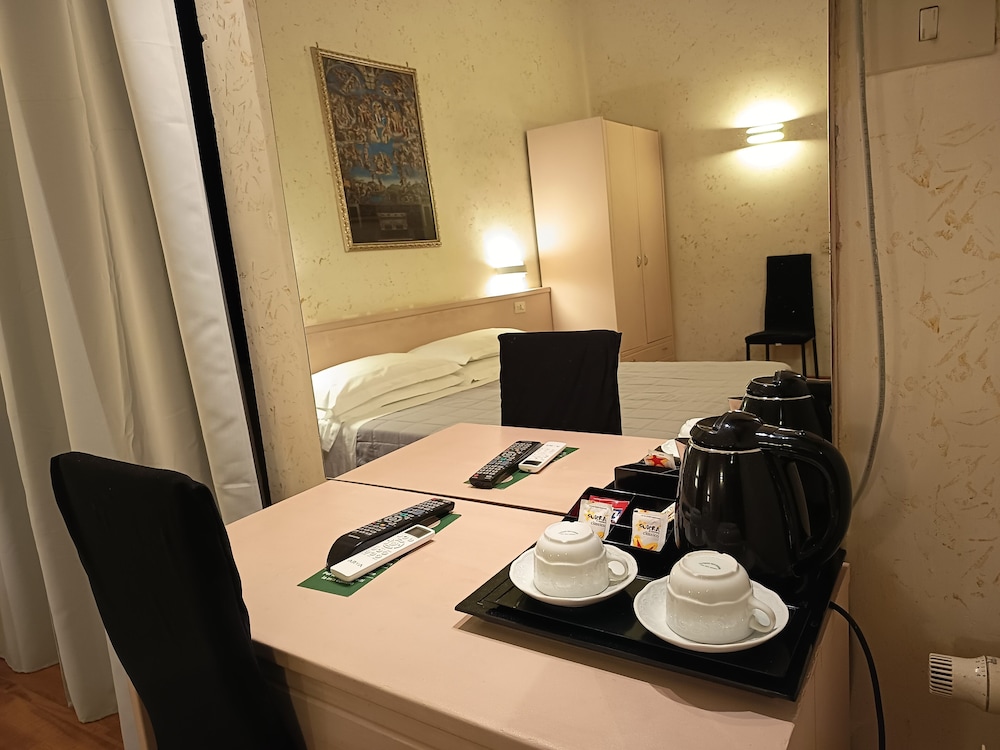 Hotel Julia 50/66