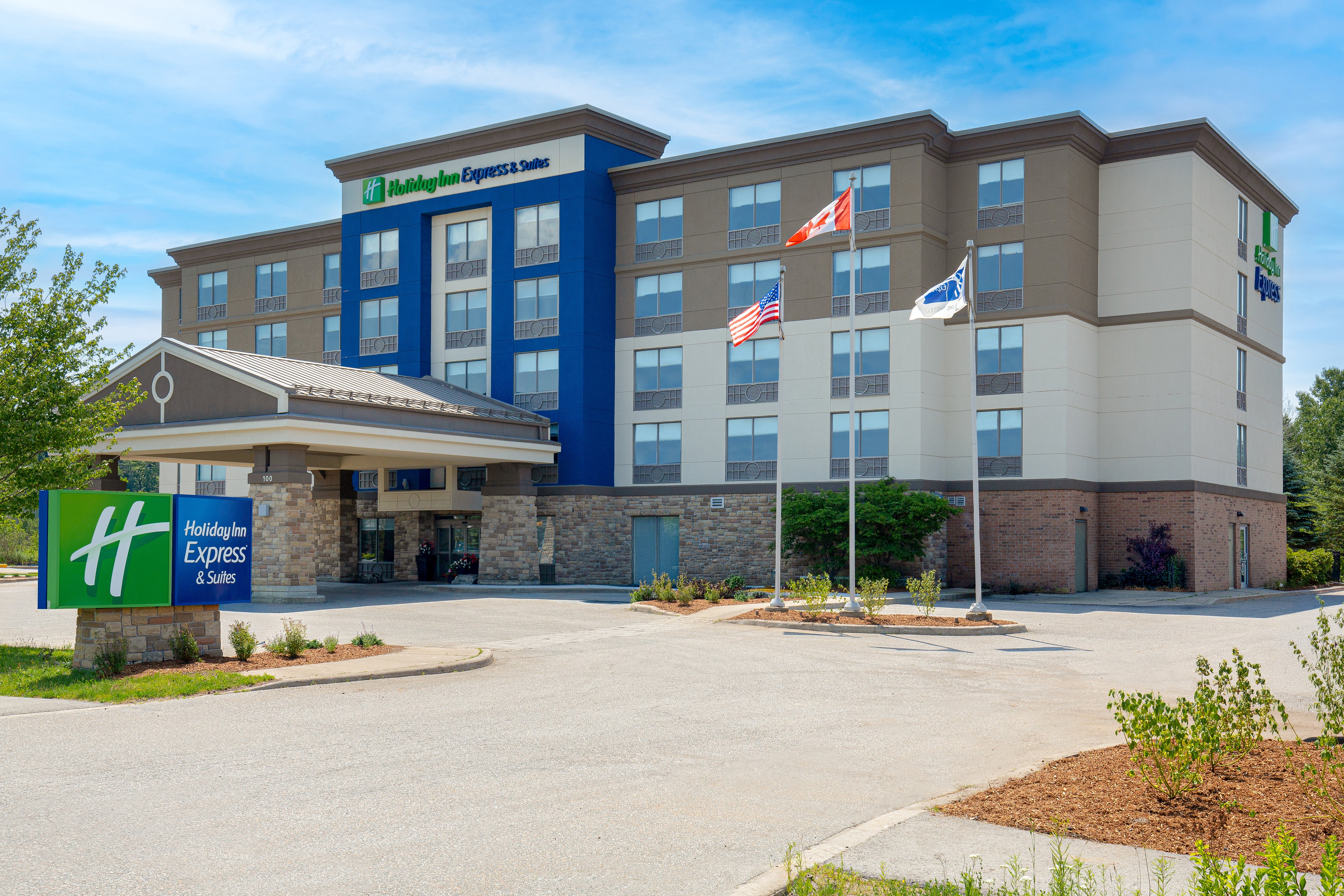 Holiday Inn Express Suites 9/66