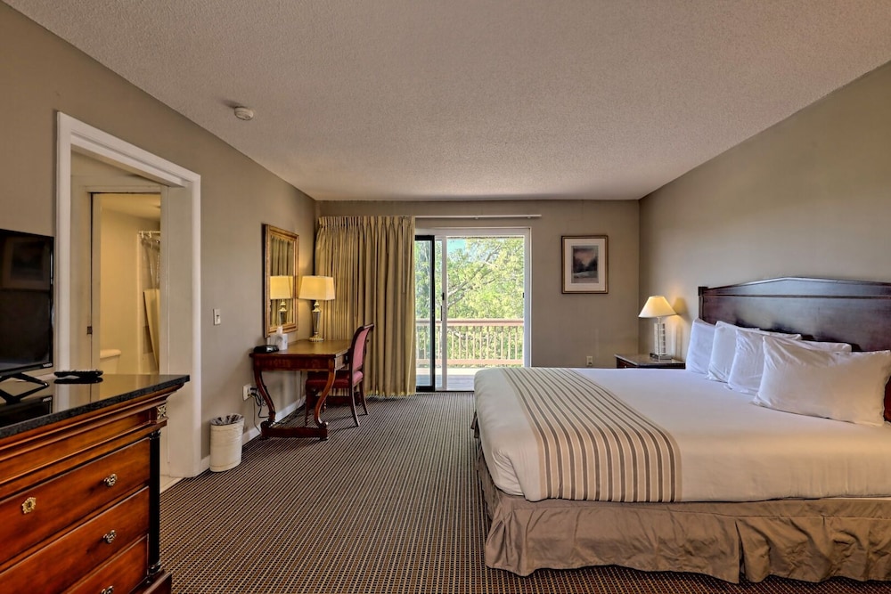 Kingwood Resort 18/59