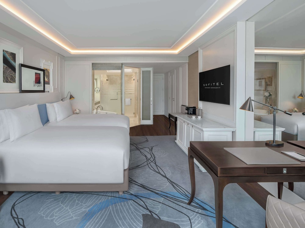 MAGNIFICENT, TWIN BEDS