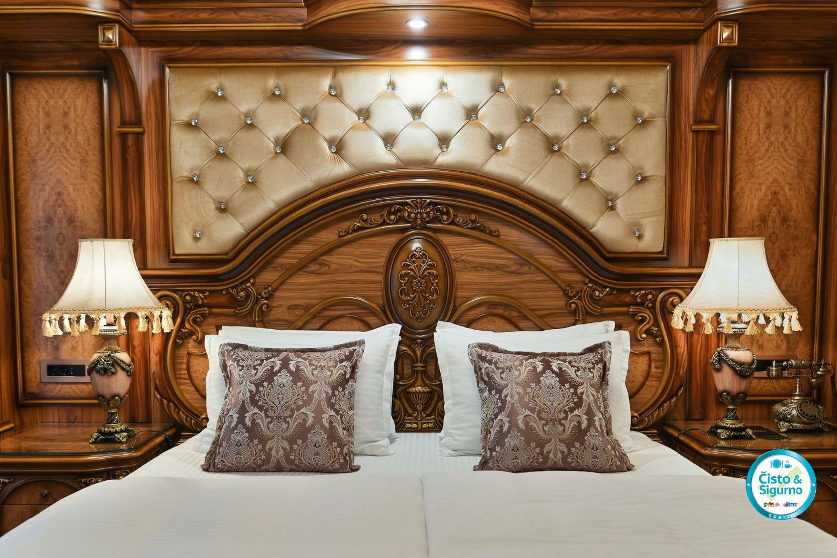 Deluxe, King Bed