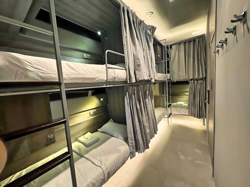 Futura Boutique Hostel 62/70