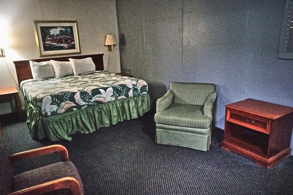 Sky-Palace Inn & Suites El Dorado 21/27