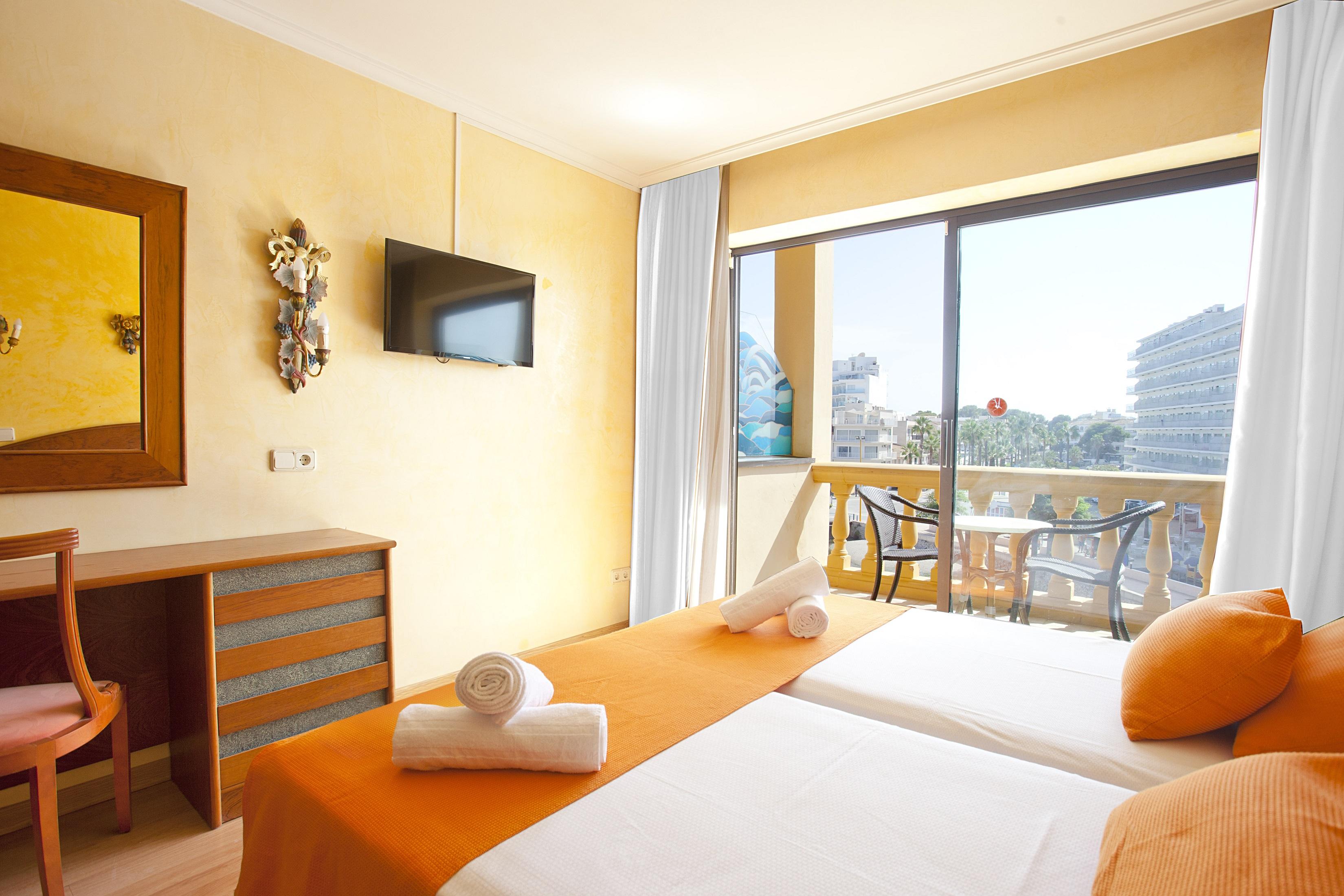 Standard, Side Sea View, Balcony or Terrace
