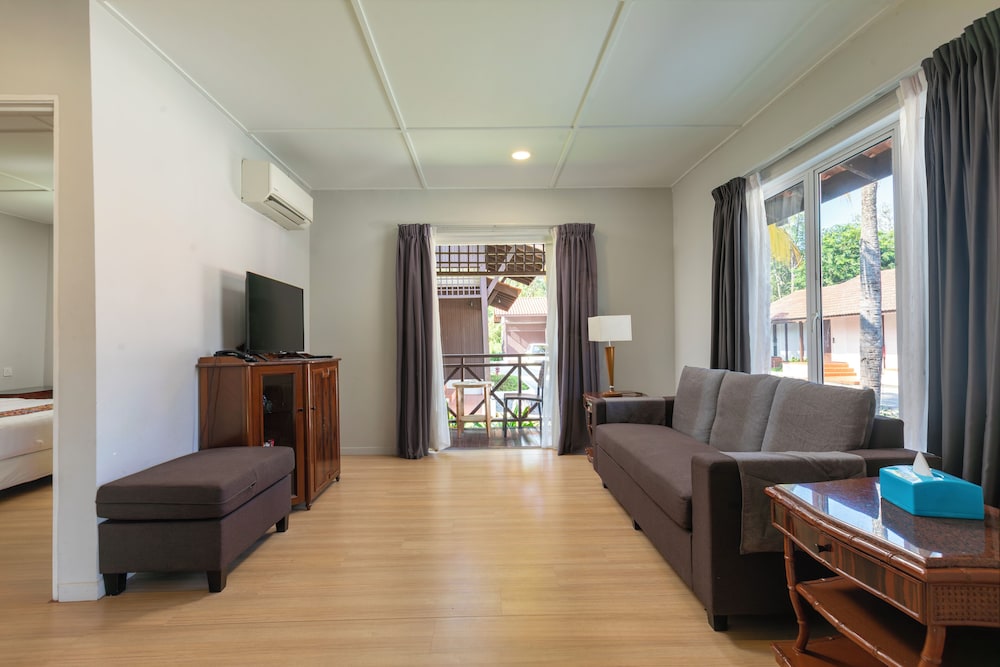 Adena Beach Resort 43/74