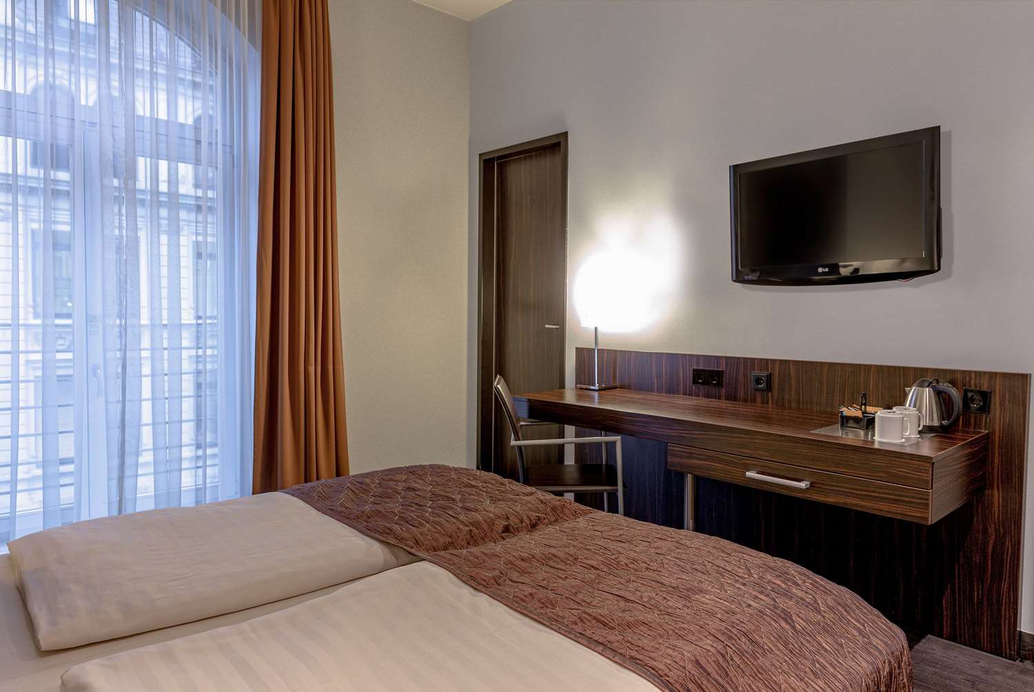 Ramada By Wyndham Frankfurt Central Station 10/35