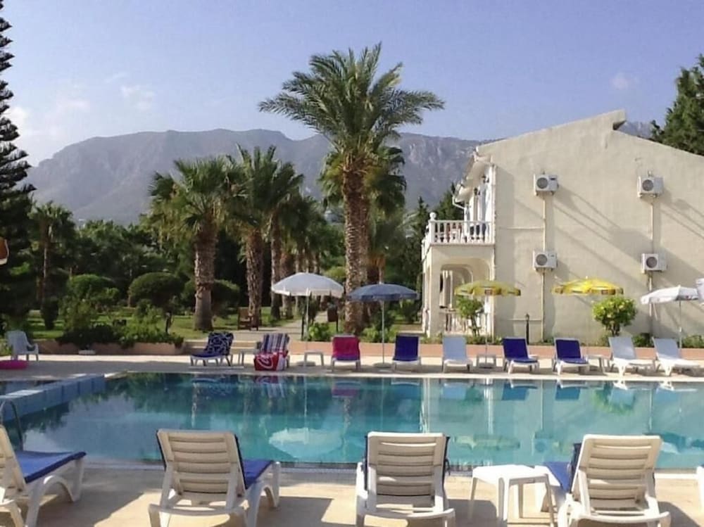 Mountain View Hotel 46/49