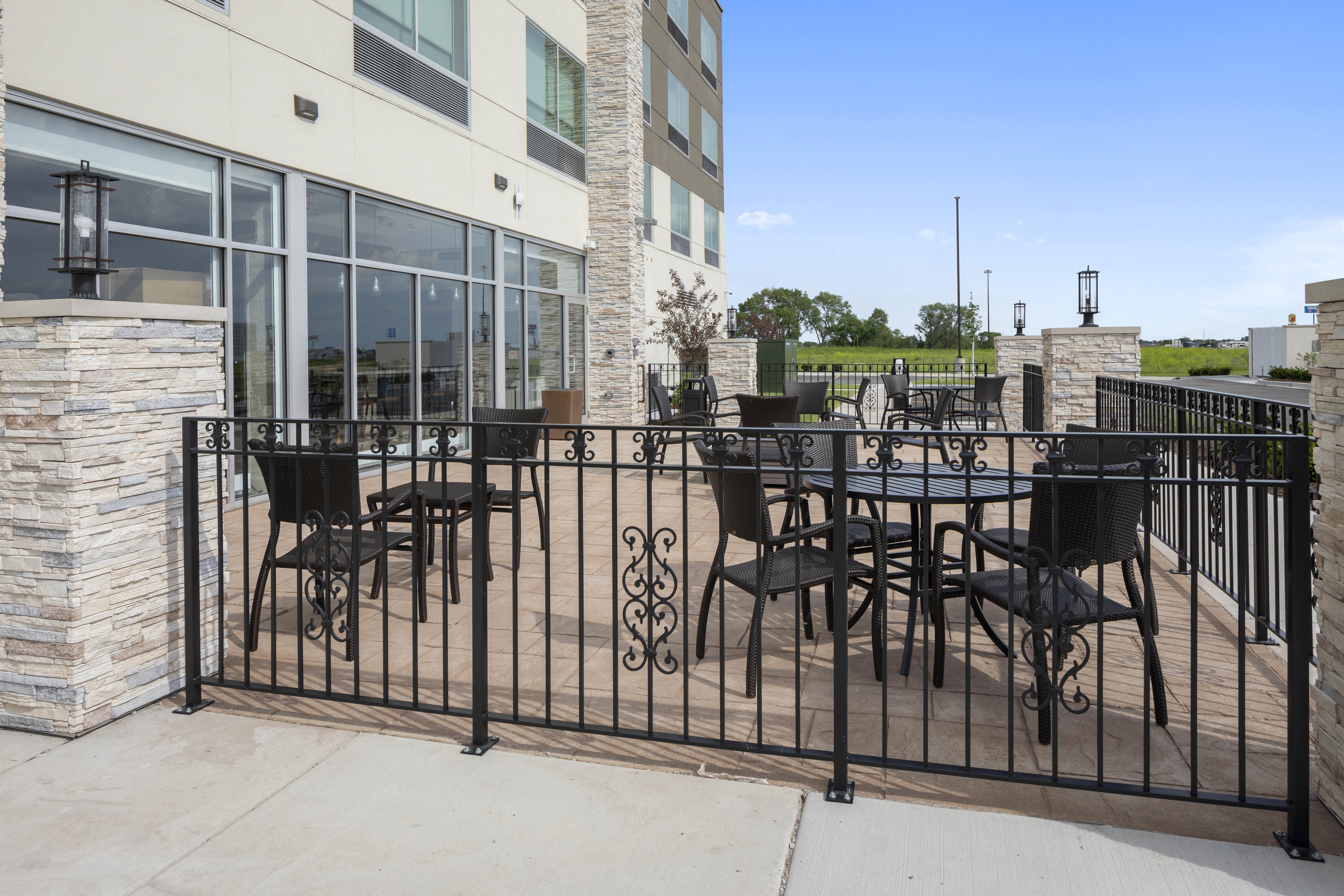 Holiday Inn Express Suites Bourbonnais East Bradley 67/67