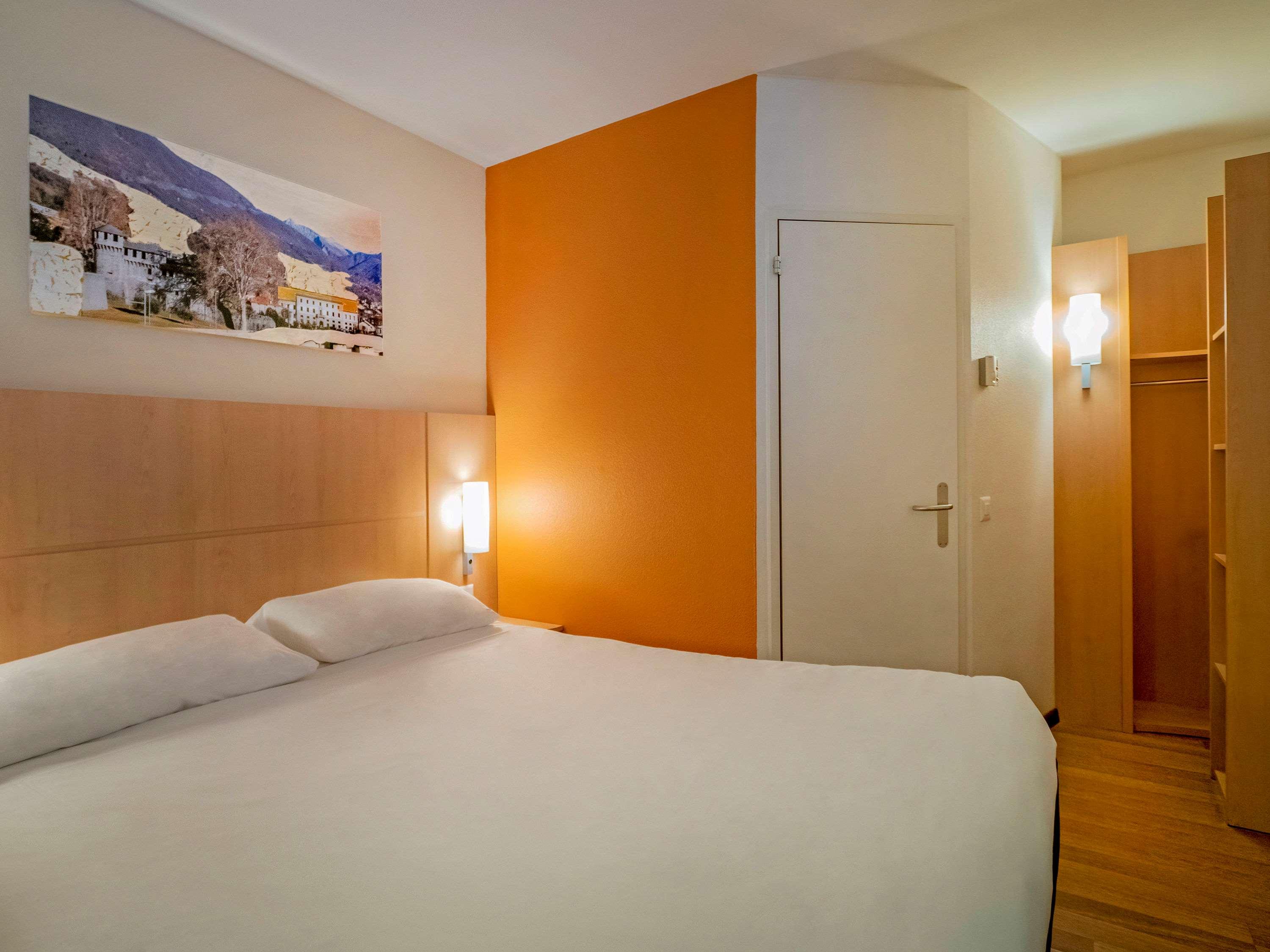 Cinema, Double Bed