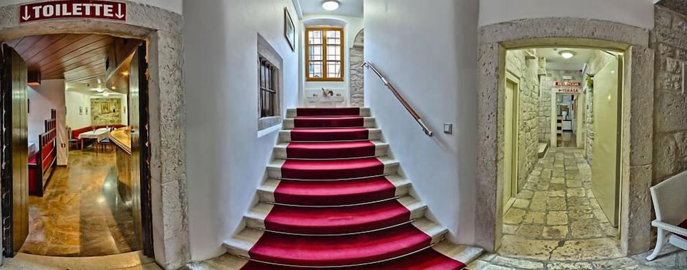 Hotel Monika 37/73