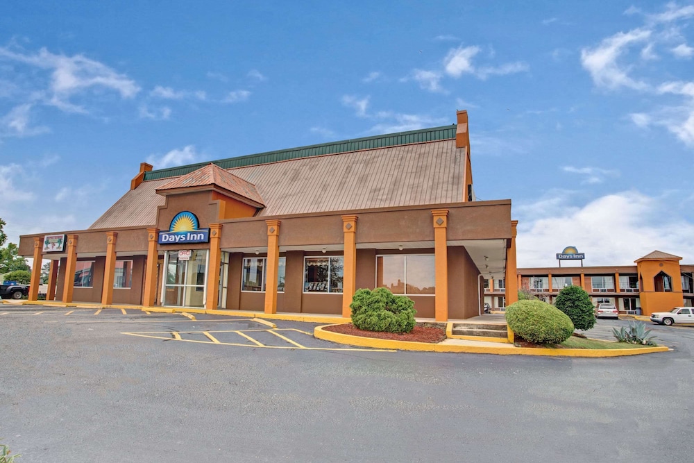 Days Inn By Wyndham Benson 6/33