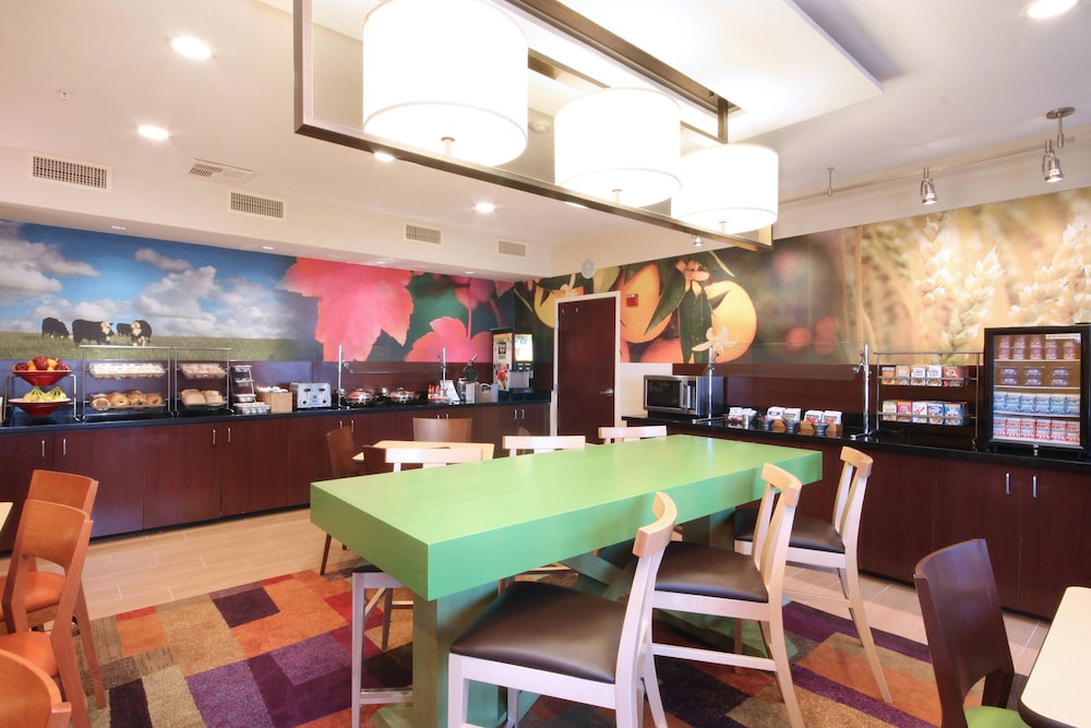Best Western Plus Las Colinas Inn & Suites 43/58