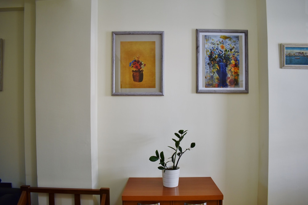Kripis Studios Thessaloniki 11/50