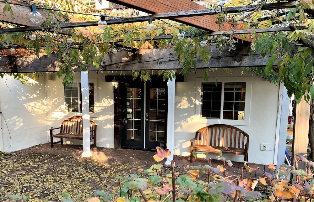 Husum Riverside Bed And Breakfast 3/50