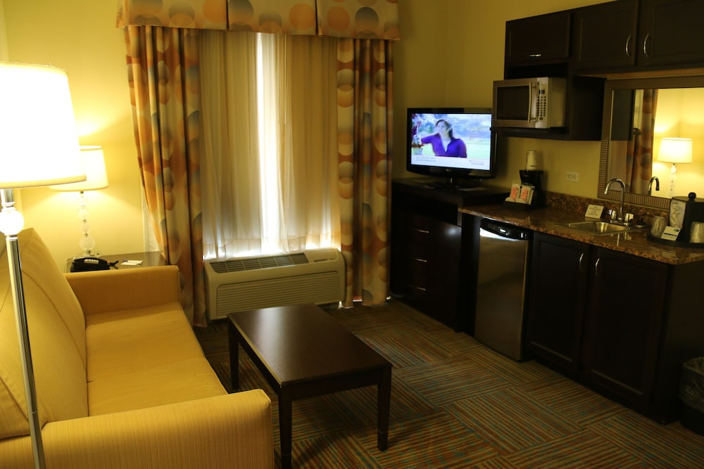 Holiday Inn Express Hotel And Suites Perry 35/48
