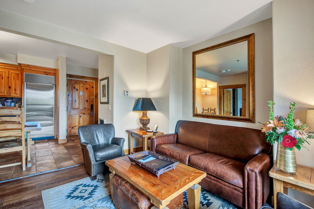 Mountain Lodge Telluride 50/73