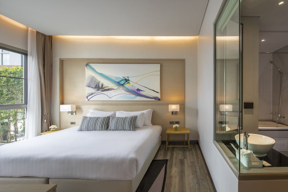 1 BEDROOM, POOL TERRACE
