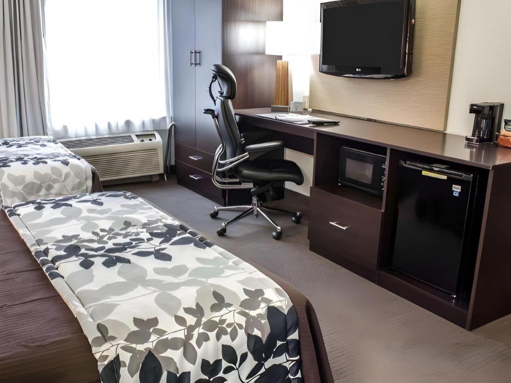 ROOM, 2 DOUBLE BEDS