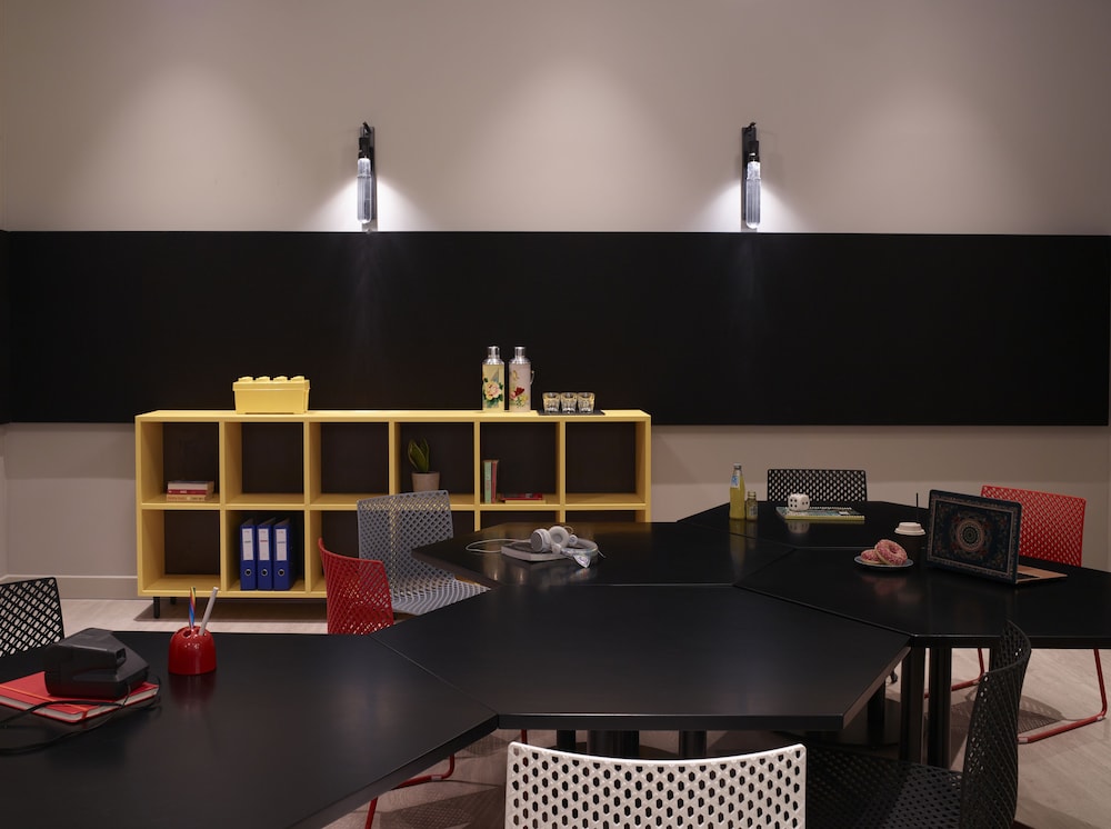 Moxy Athens City 59/66