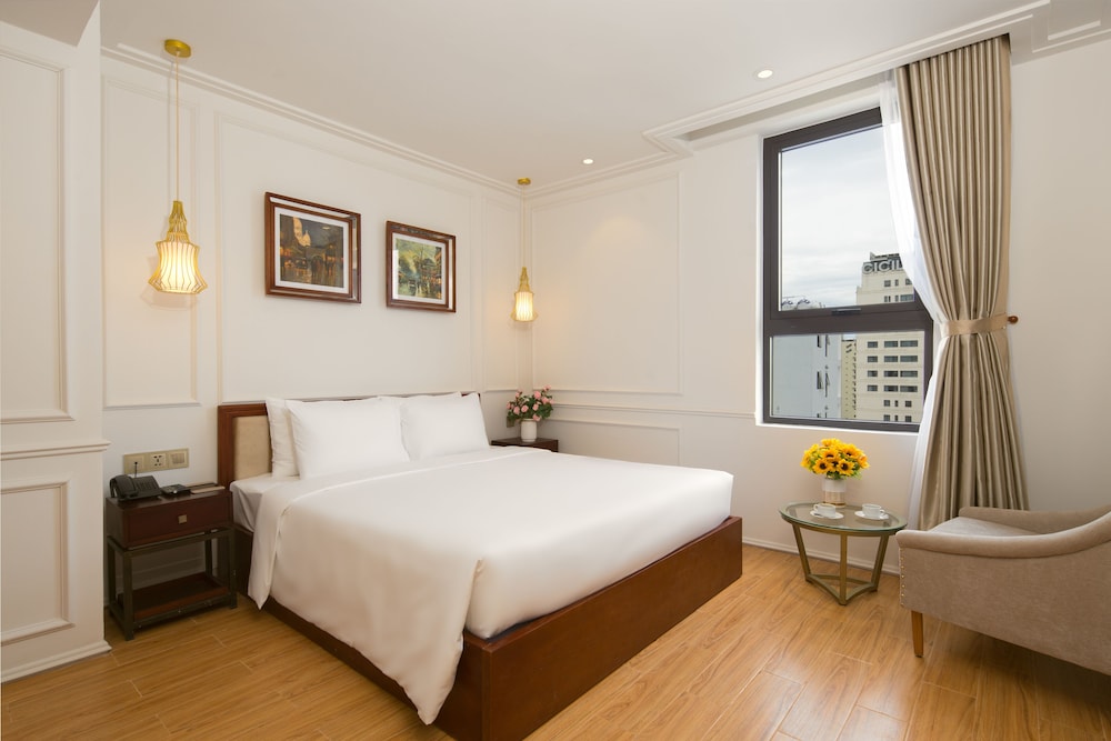 SUPERIOR, DOUBLE BED, CITY VIEW, PRIVATE BATHROOM