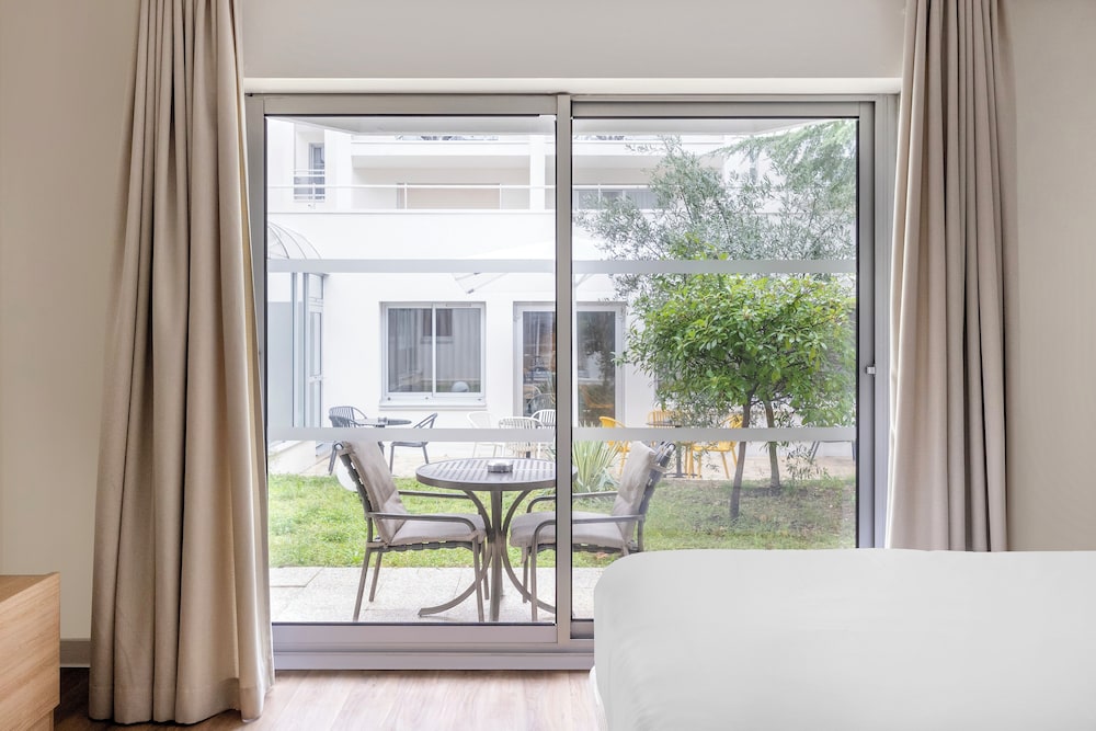Royal Regency Paris Vincennes 14/50