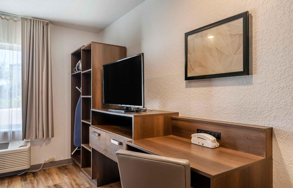 Extended Stay America Select Suites Tampa Brandon East 40/57