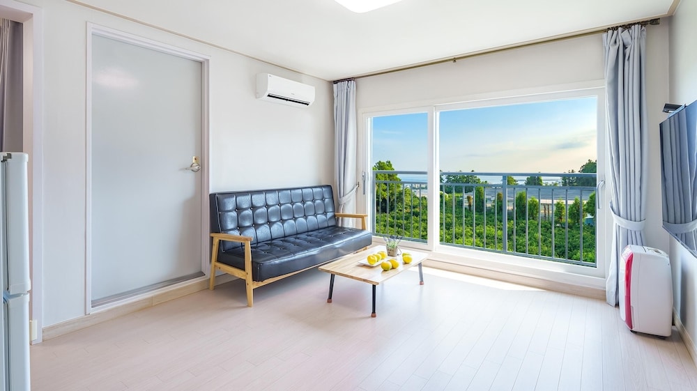 Jeju Inhouse Pension 41/53