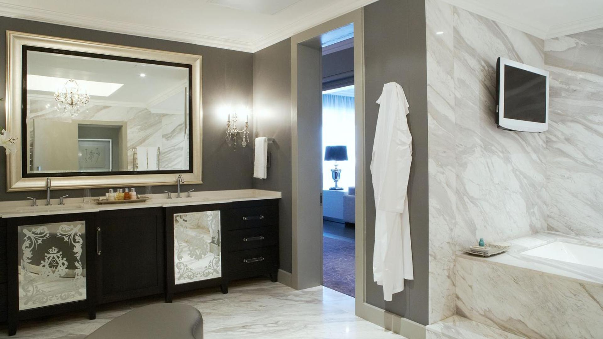 جناح رئاسي بإطلالة على الجبل، Queen Victoria Hotel & Manor House 10/10