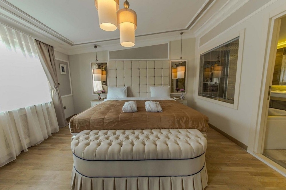 The Constantine Hotel 24/72