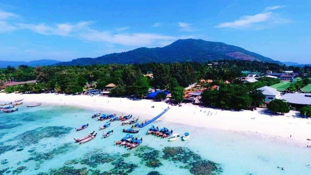 Charming Lipe Villa 40/50