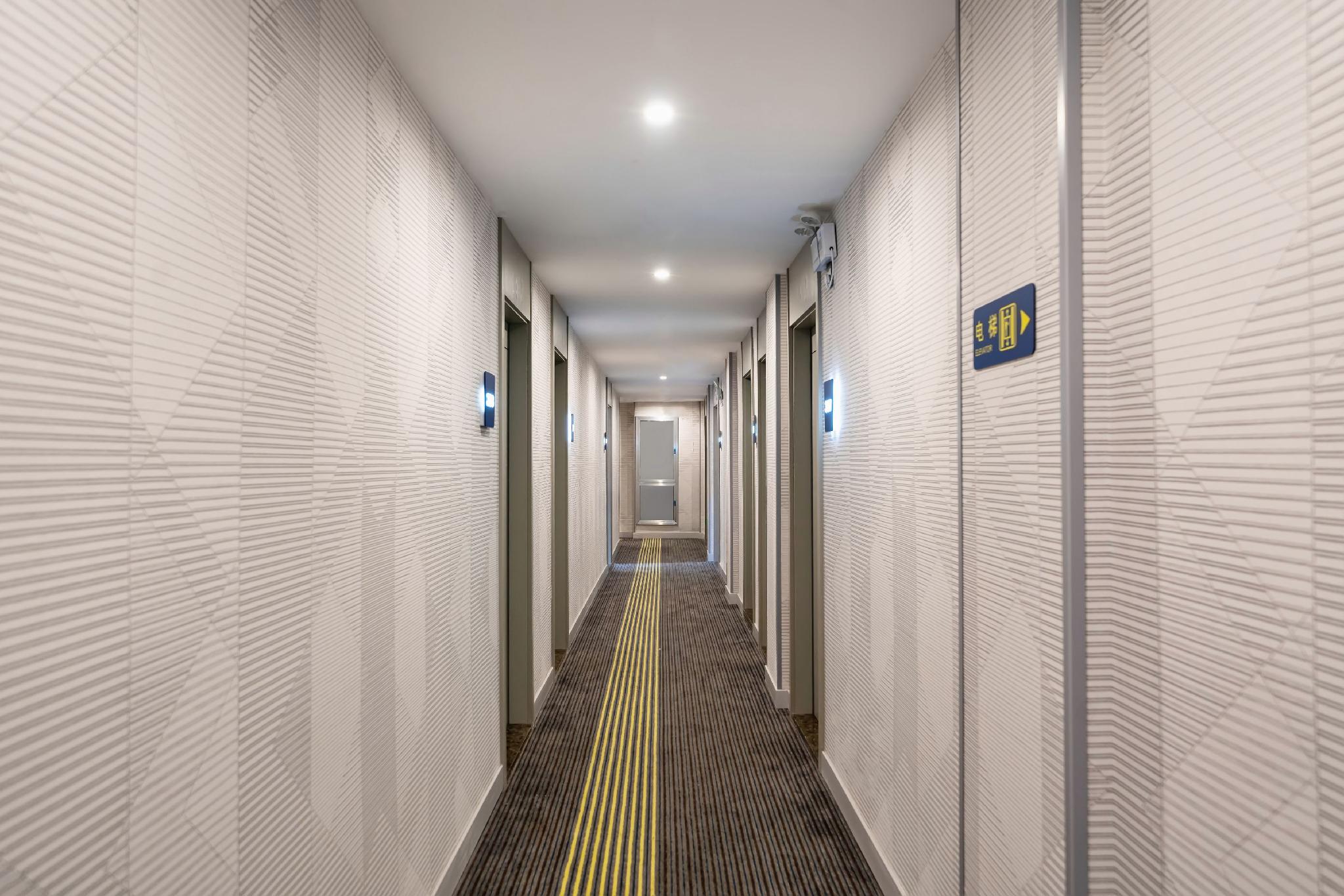 7 Days Inn (Shanghai Lujiazui Shimao Binjiang Huayuan) 24/25
