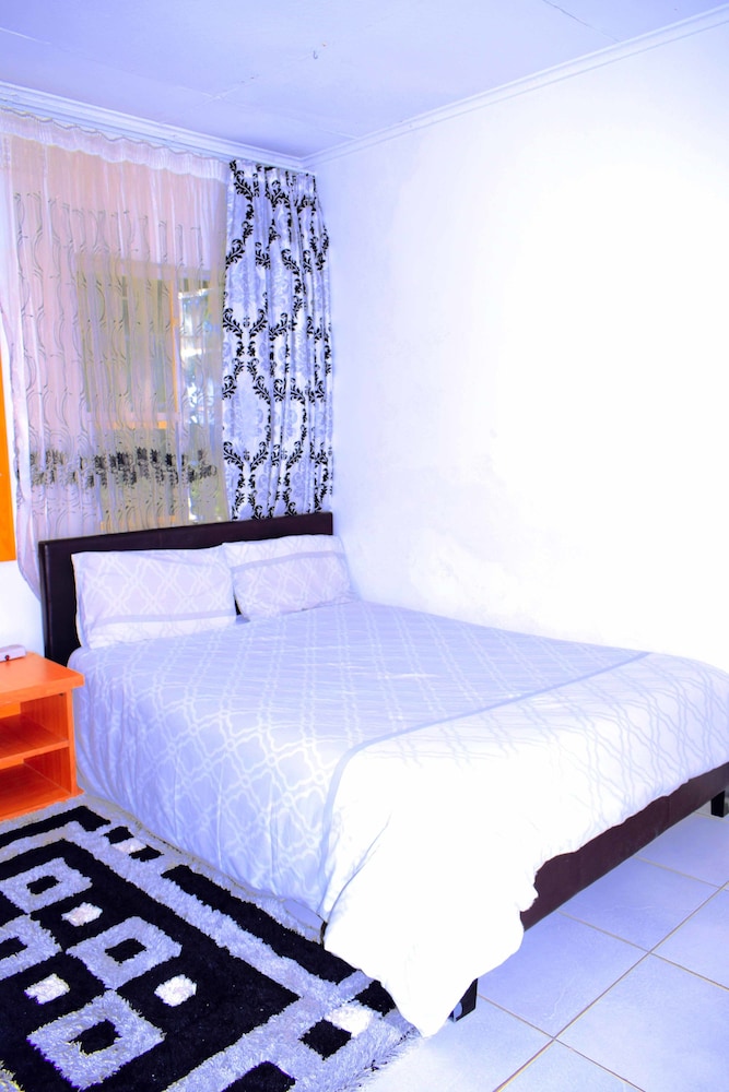 Spendwise Lodge And Apartments 7/50