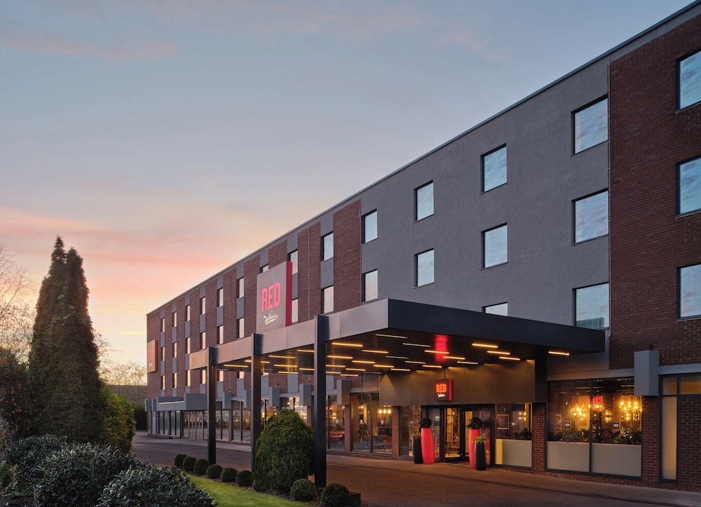 Radisson RED London Gatwick Airport 1/24
