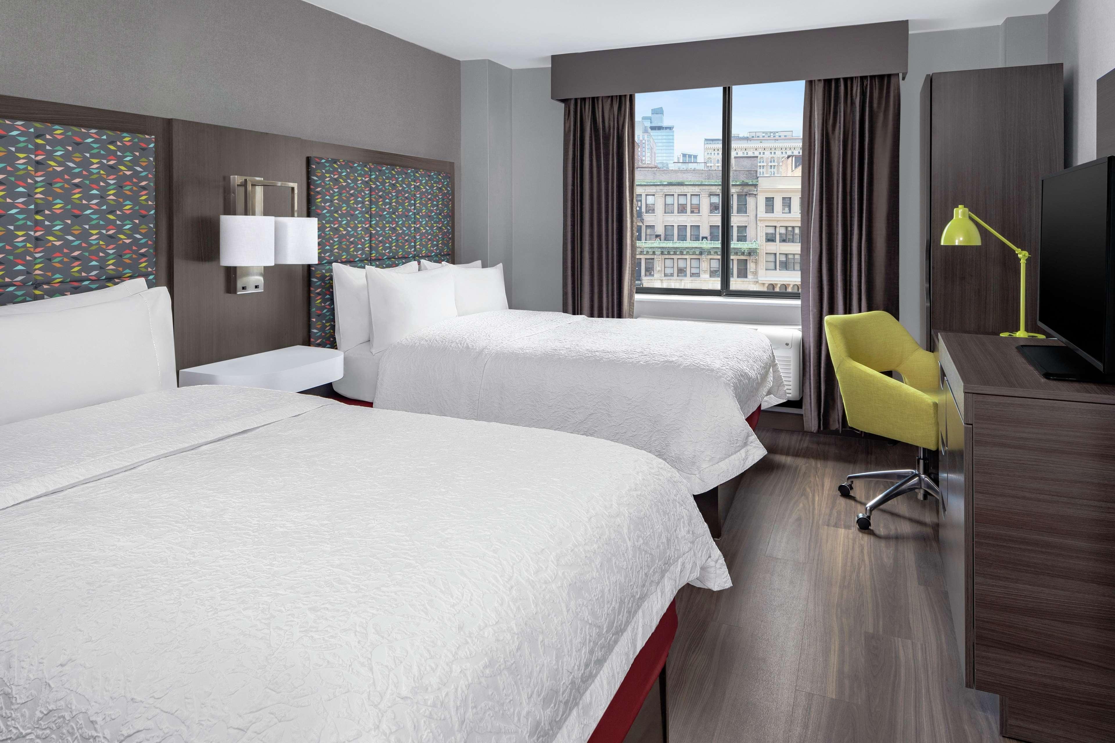 ROOM, 2 DOUBLE BEDS, EMPIRE BUILDING VIEW