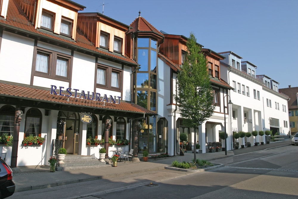 Hotel & Restaurant Goldener Pflug 72/77