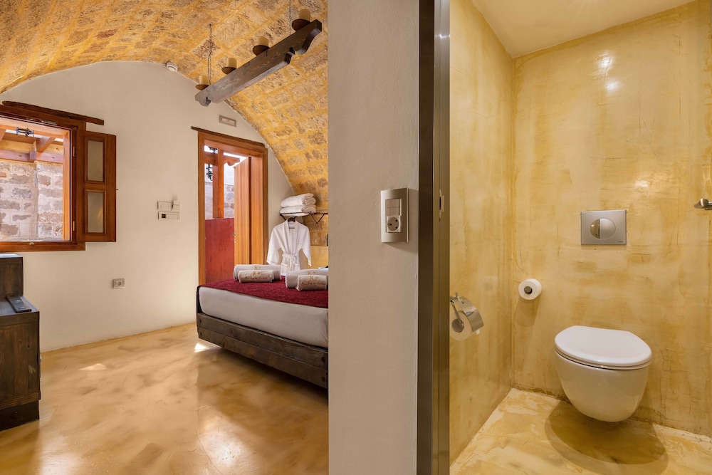 10GR Boutique Hotel & Wine Bar - Adults Only 57/64