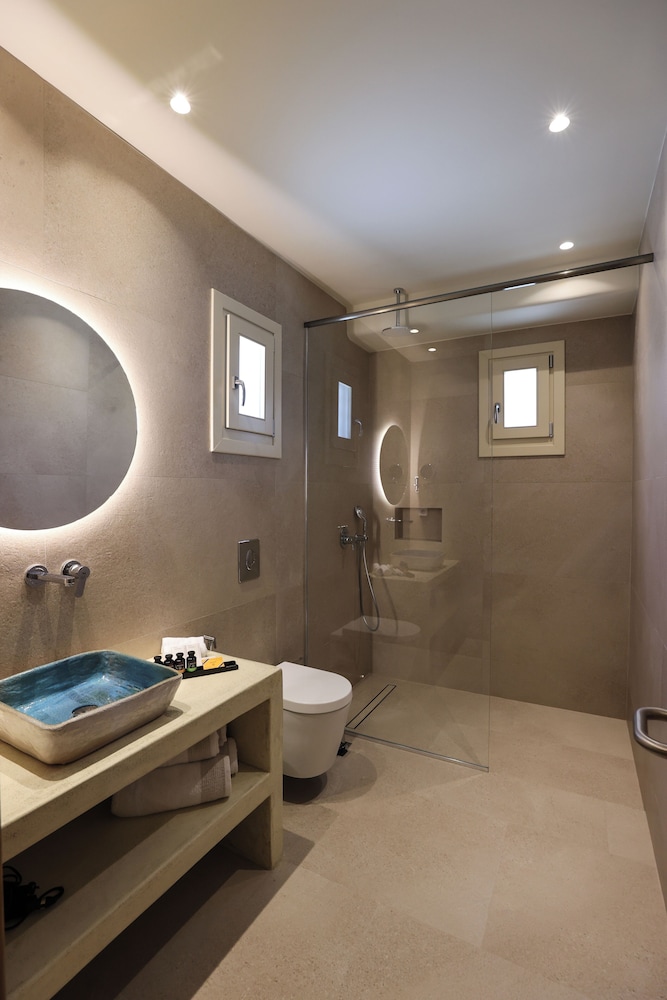 Life Suites 40/41