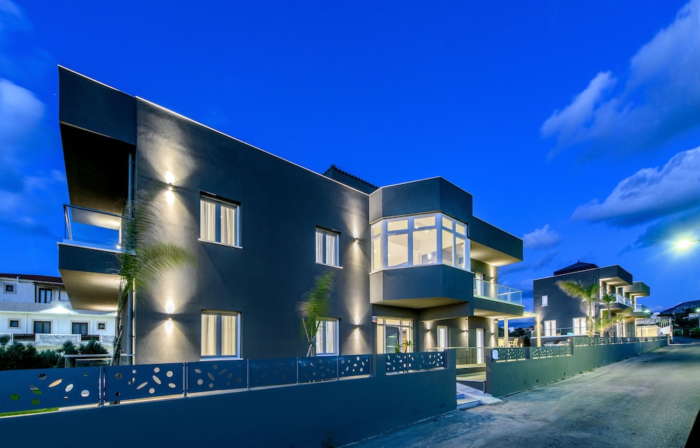 Elysian Suites 2/61