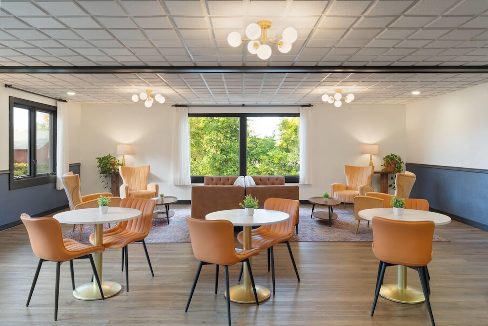 Hotel Vervana, Trademark Collection by Wyndham 52/66