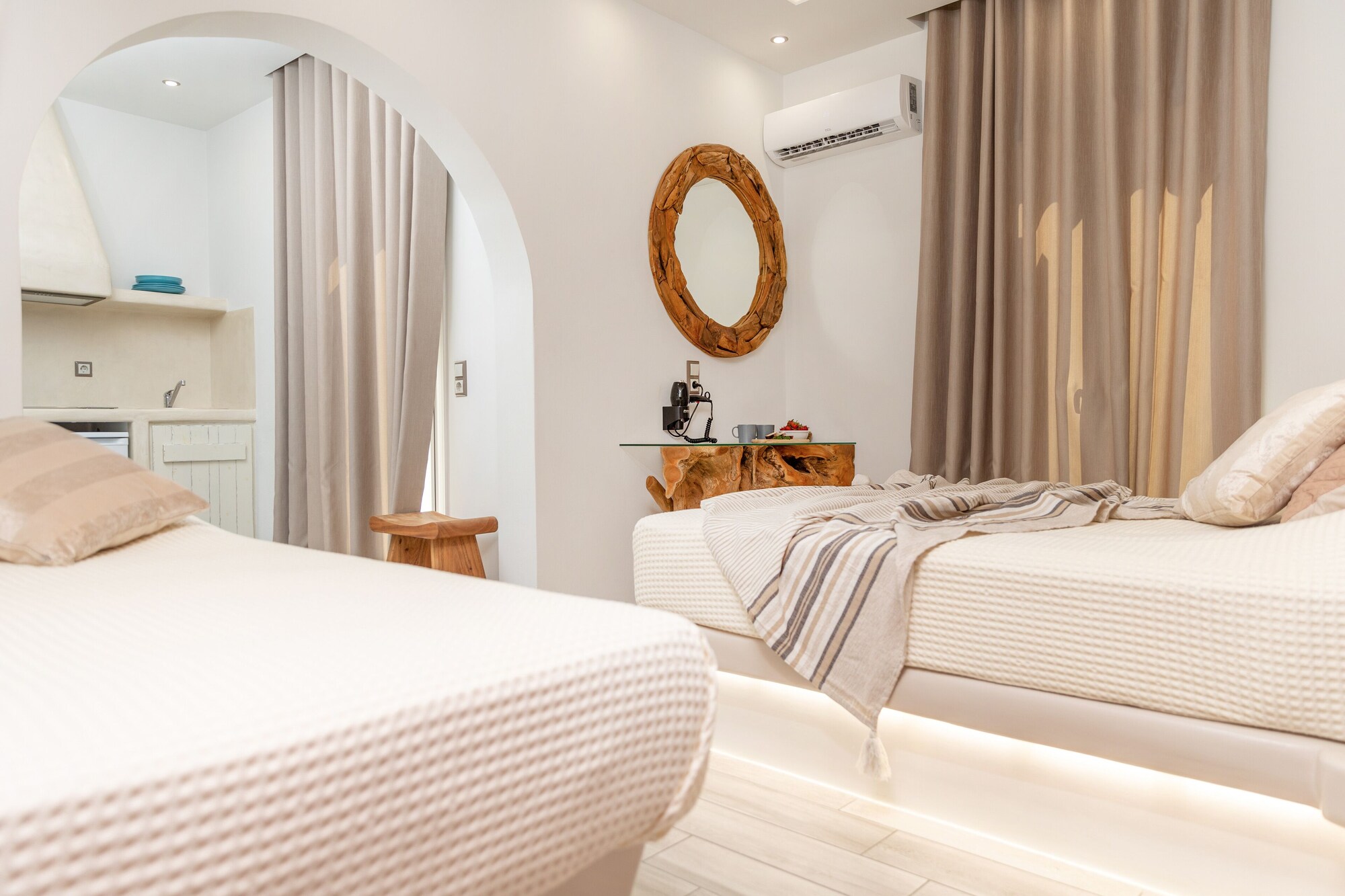 Junior Suite, Studio, 1 Queen and 1 Single Bed, Balcony