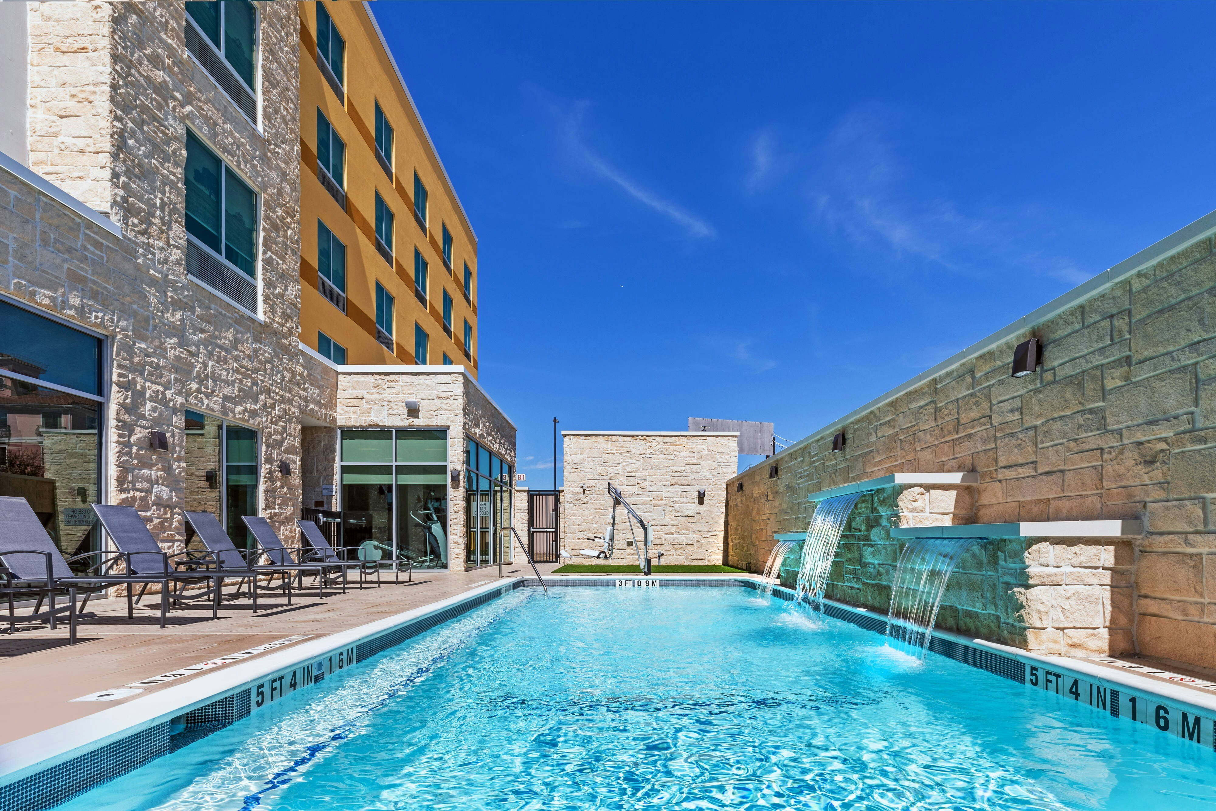 Fairfield Inn & Suites Houston Memorial City Area 19/20