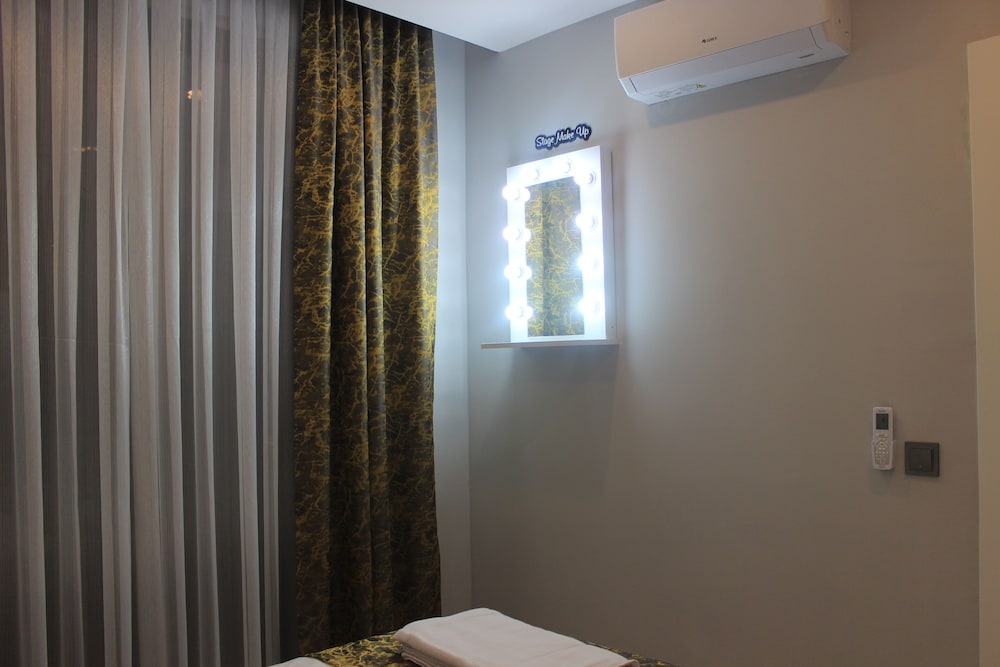 Retro Star Suites 15/38