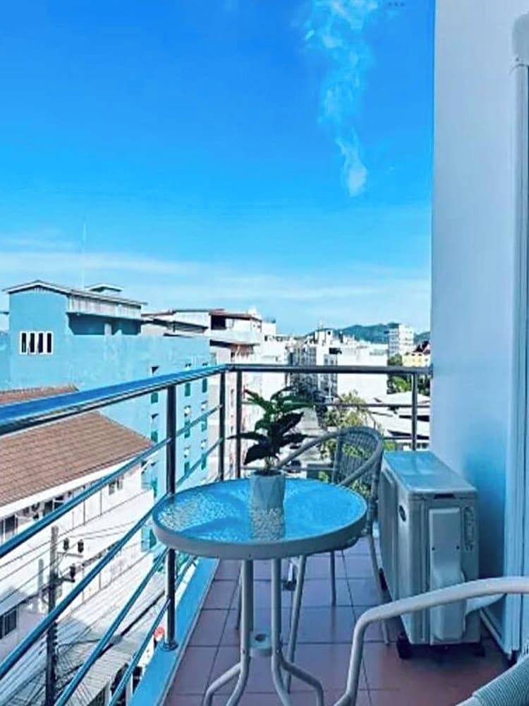 T & C Hotel Patong Beach 63/70