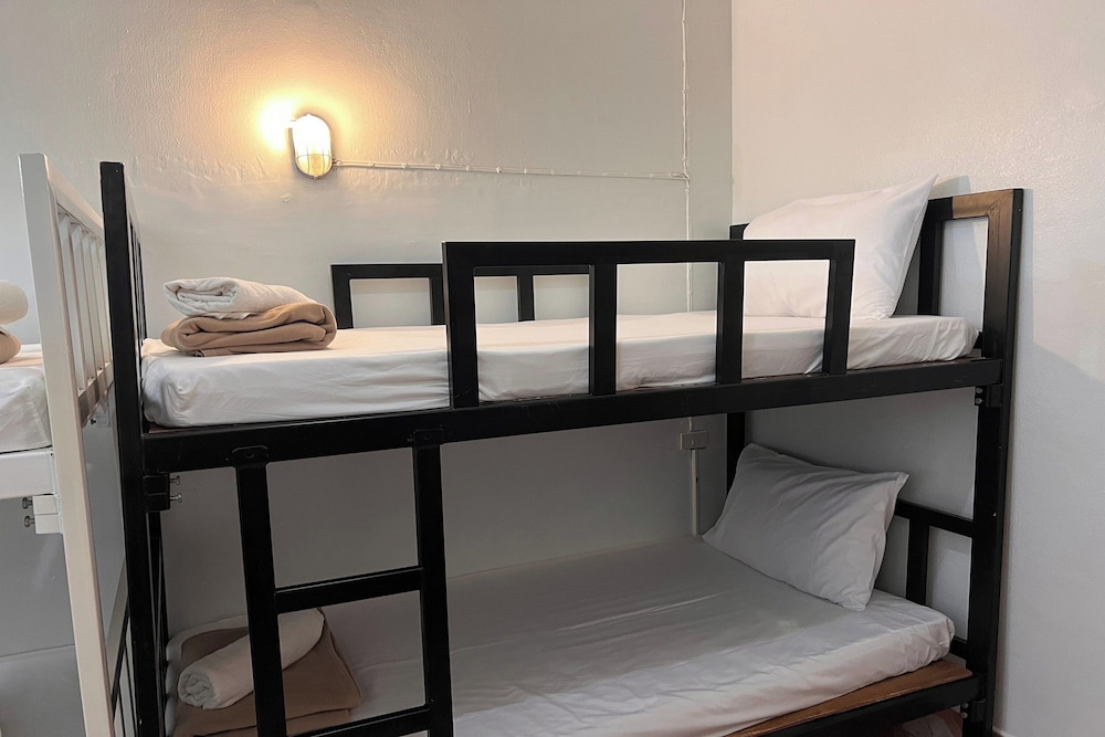 Phuket Old Town Hostel 52/61