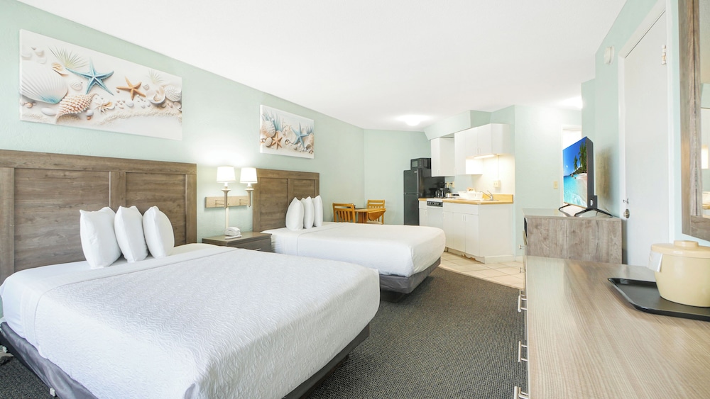 Upstairs, 2 Double Beds, Balcony