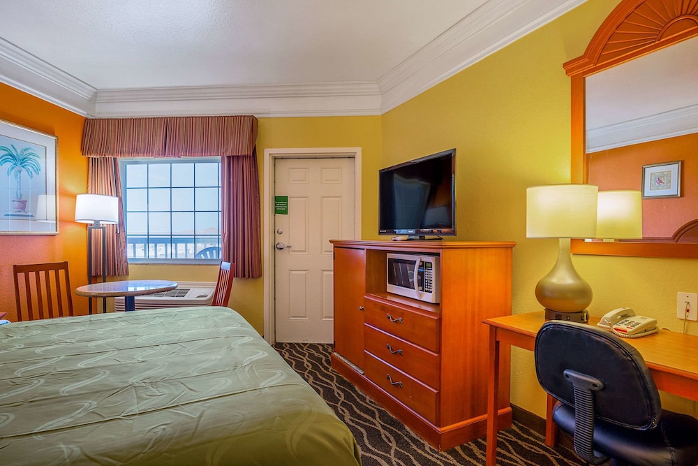 Hyatt Select Galveston Beachfront 20/43