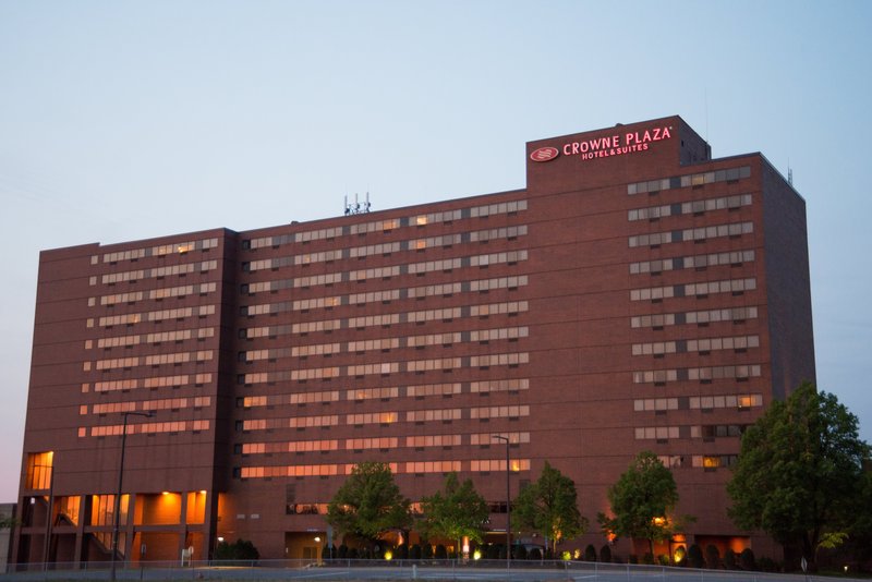 Crowne Plaza Suites Msp Airport Mall Of America in BLOOMINGTON - MN
